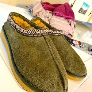 Women’s Tasman Ugg slippers